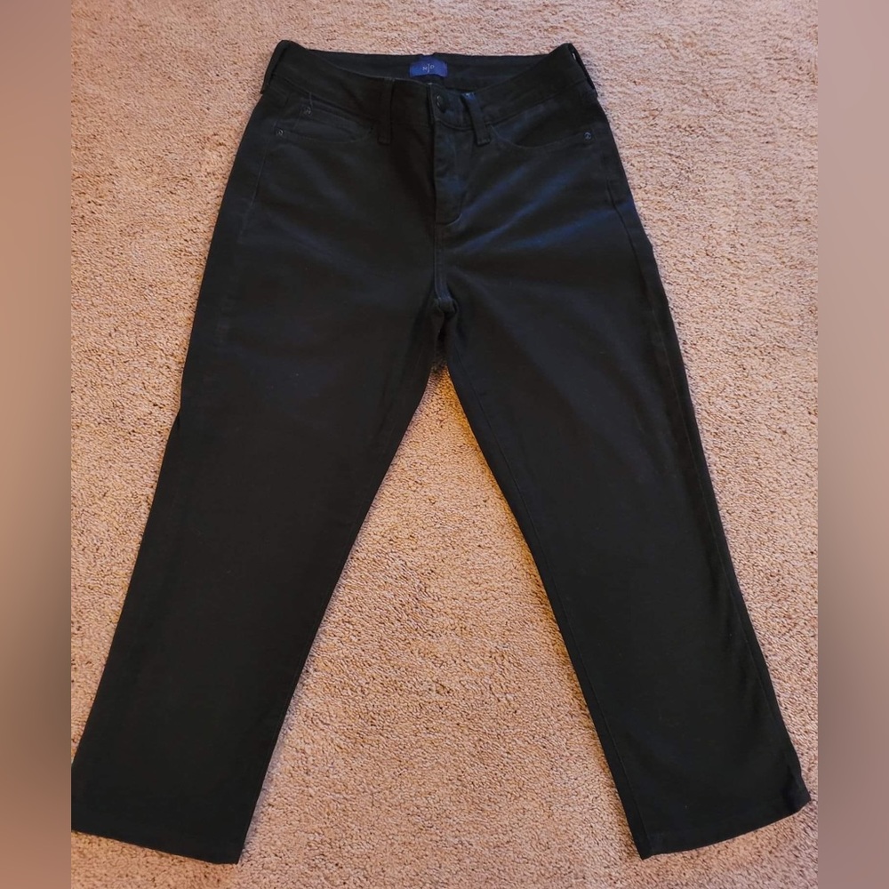 Great shape, flattering and super comfortable capris